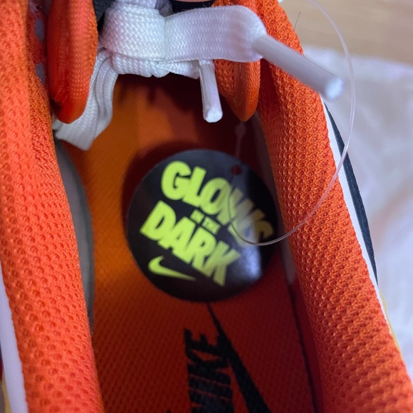 Halloween 2021 Nike Dunk Low PRM (GS)- size 5Y -deadstock - Picture 6 of 7